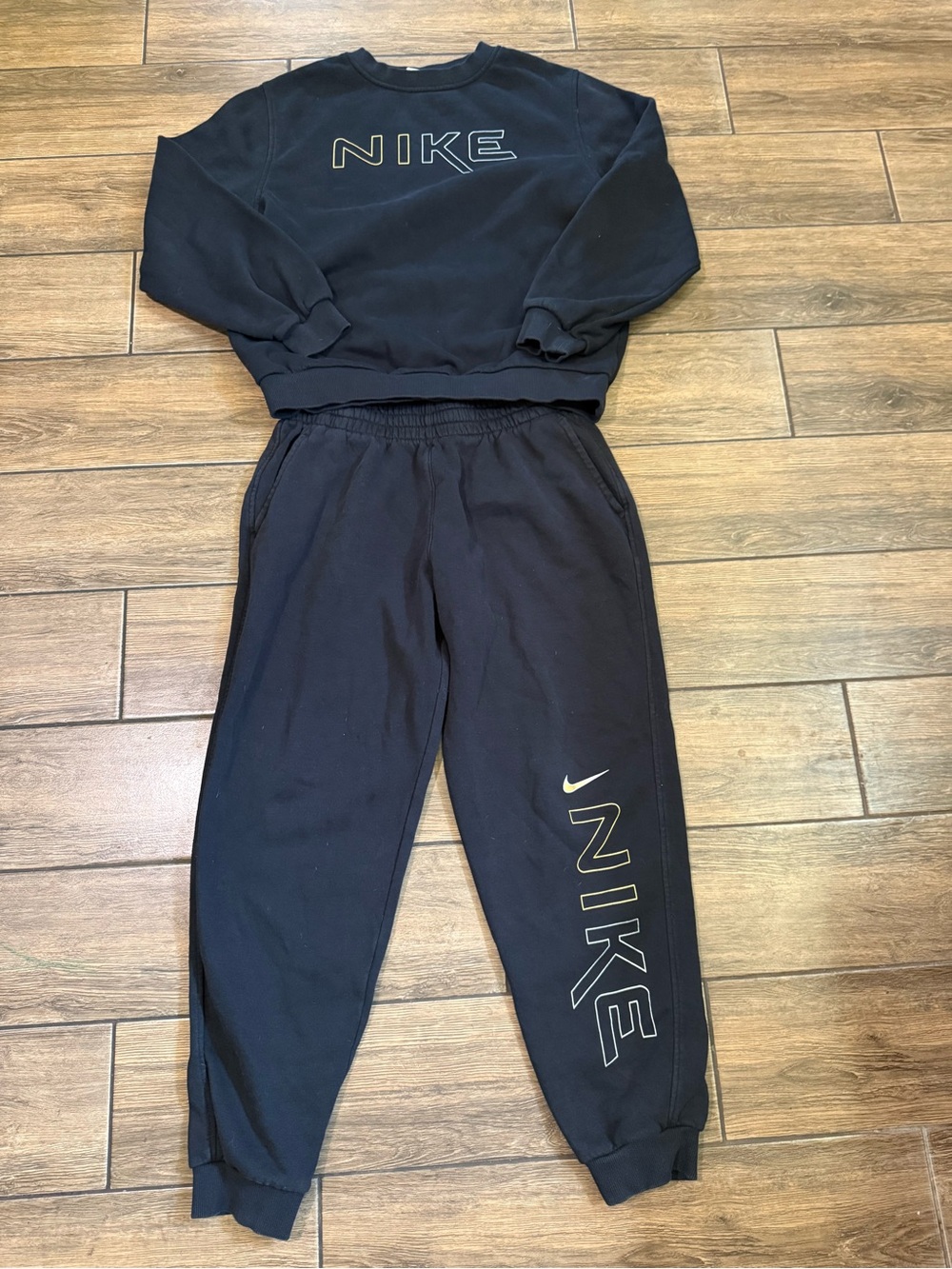 Nike Black Jogger Set with Gold Outline Logo junior’s size XL